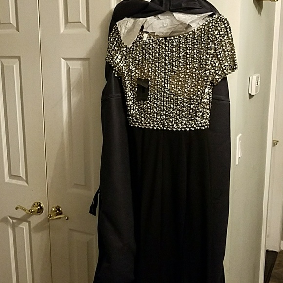 Terani Couture Crystal Rhinestone Mermaid Gown 4 - Picture 3 of 6